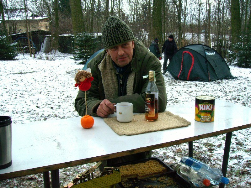 Zimní táboření a bruslení - leden 2011 014