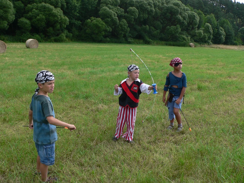 děti pirátský a cyklo tábor červenec 2013 033